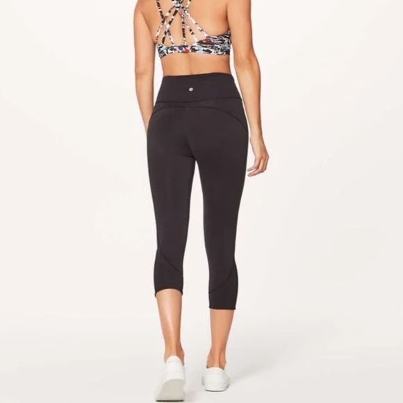 Lululemon In Movement Crop *Everlux 19" Black 45485 - Picture 2 of 14